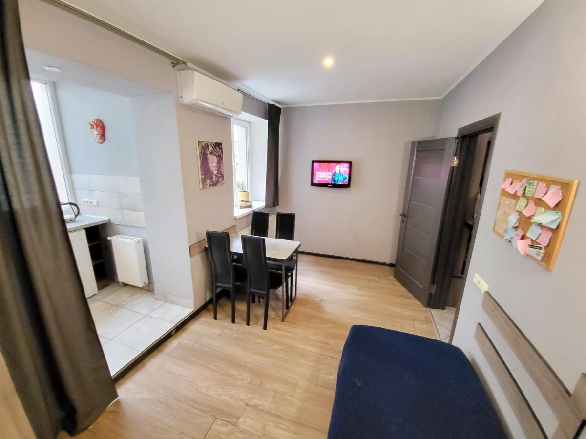 Like Home On Zaliznychna 3 Ivano-Frankivsk Exterior photo